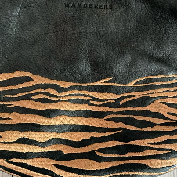 Wanderers Travel Co Crossbody Santorini Leather Bag Tiger Print - Picture 4 of 13